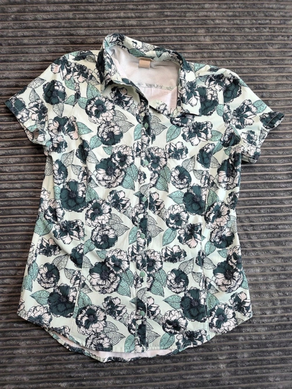 Duluth Trading Co Floral Button-Up Top in Green & Pink Size Medium